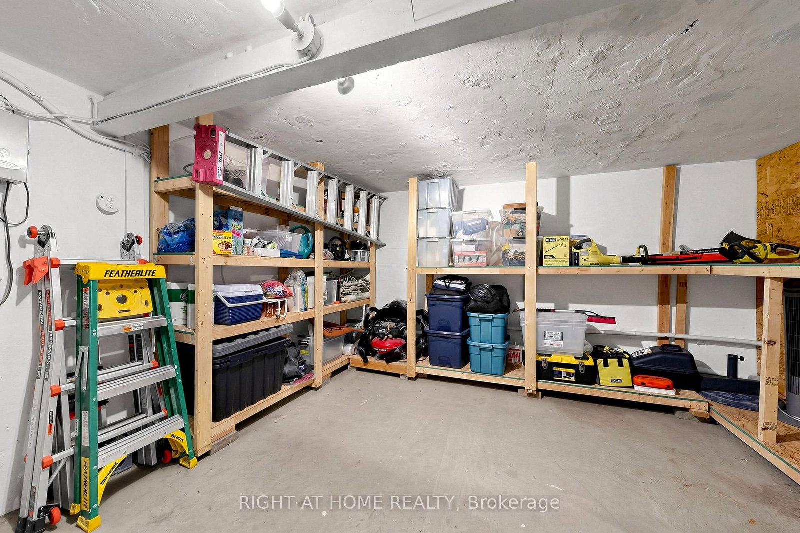 Listing Image 42