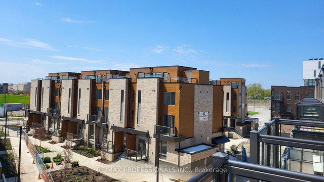 121 Green Gardens Boulevard