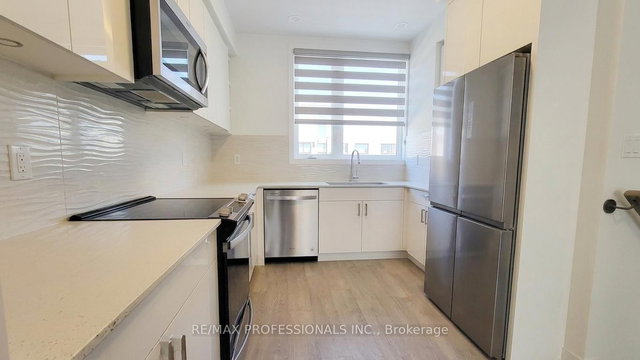 121 Green Gardens Boulevard
