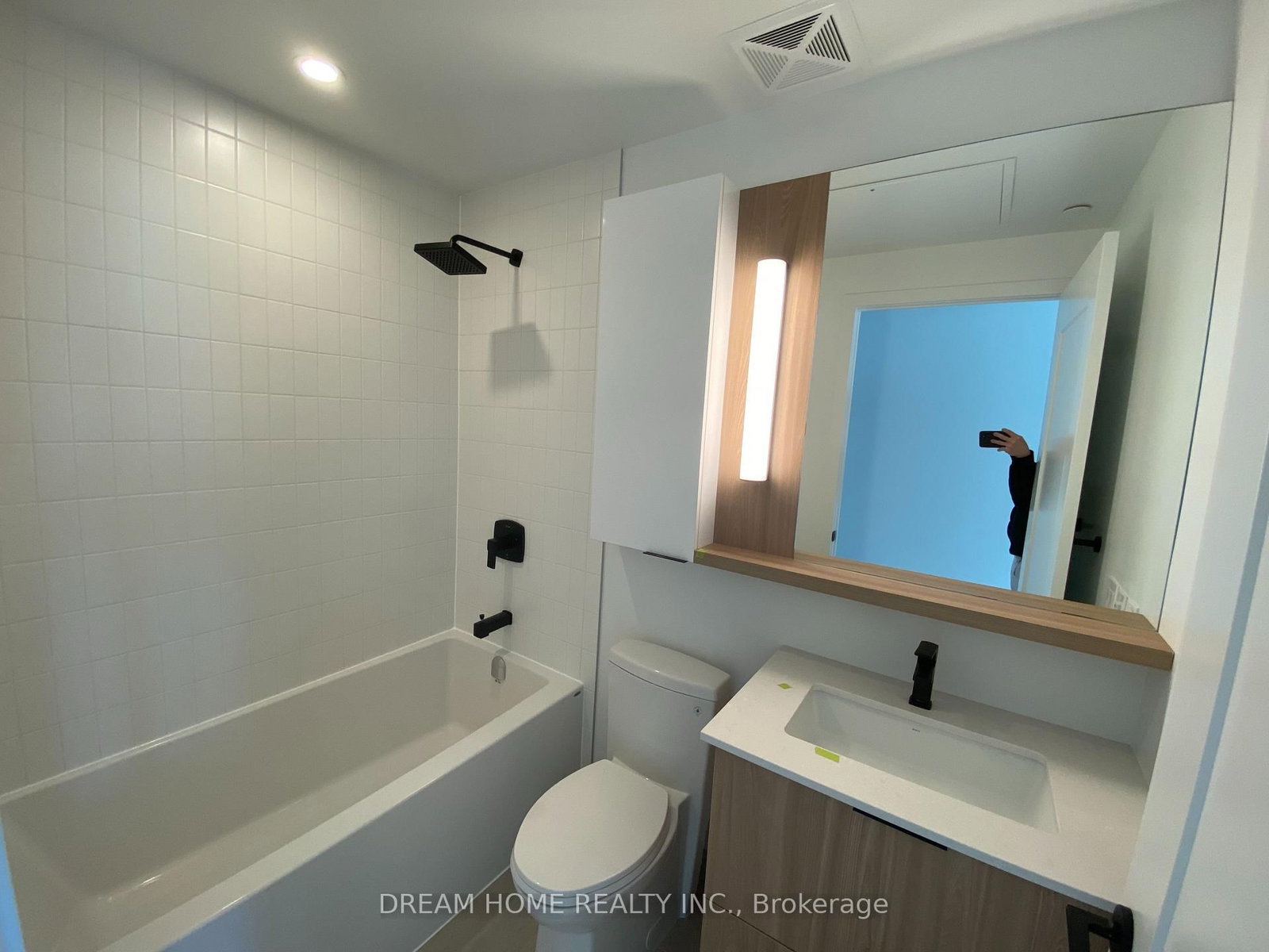5 Defries Street, Unit 911 - Photo 12