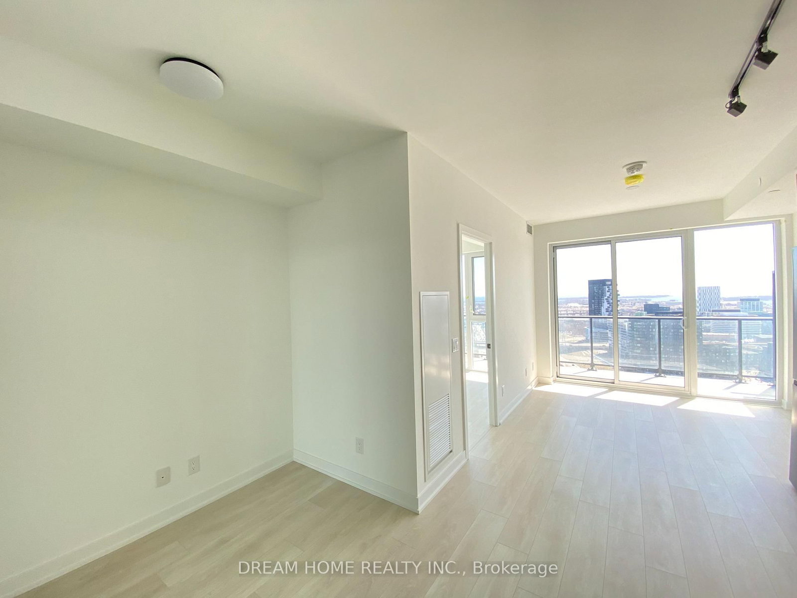 5 Defries Street, Unit 911 - Photo 16