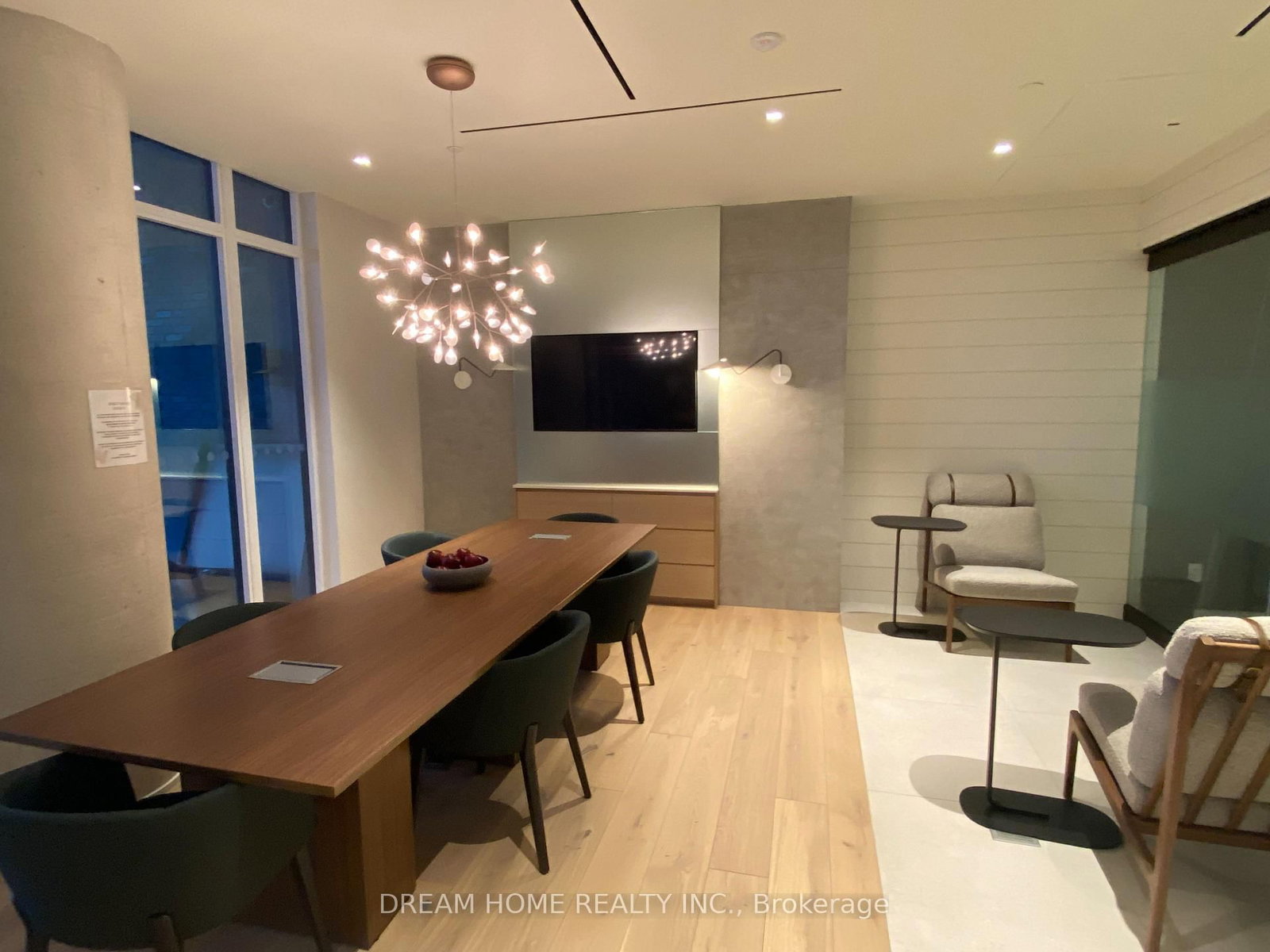 5 Defries Street, Unit 911 - Photo 19
