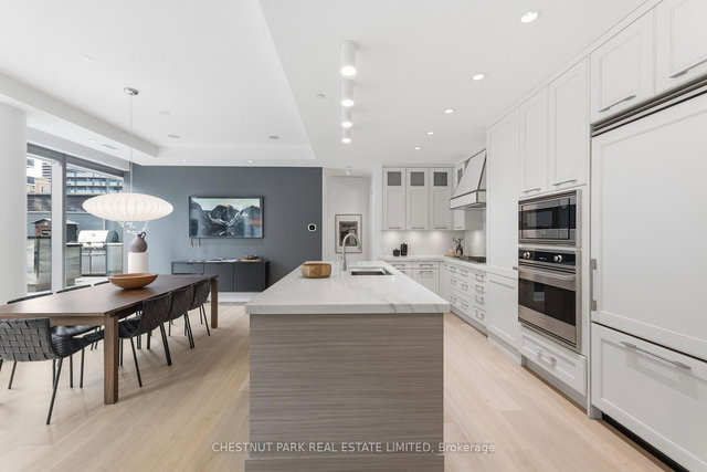1002 - 77 Charles Street W