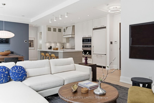 1002 - 77 Charles Street W