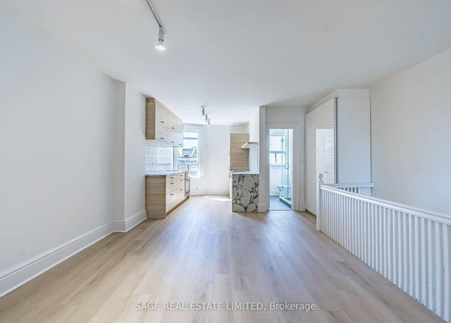 Upper - 1153 Dundas Street W