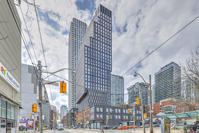 1012 - 100 Queen Street E