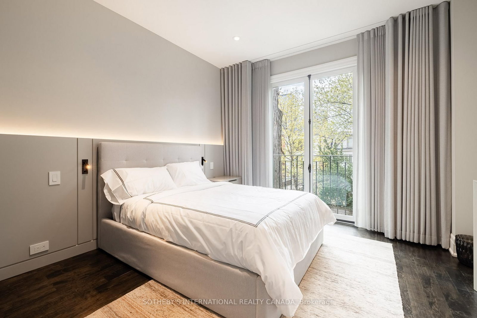 33 Tranby Avenue • Toronto, ON photo 15