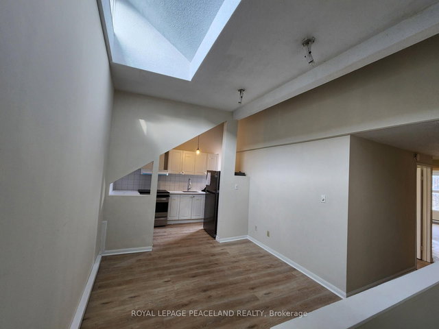 3 - 558 Spadina Crescent
