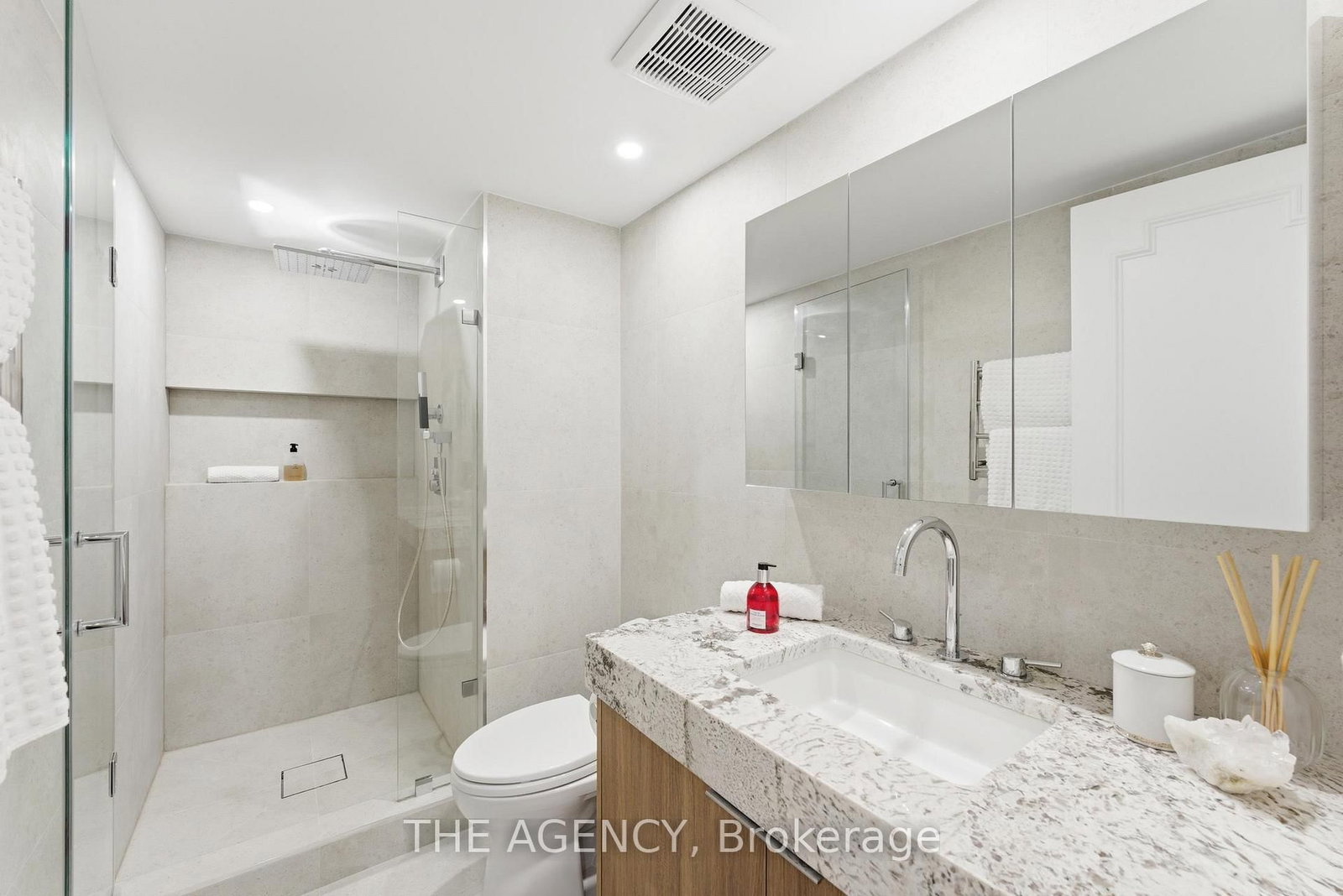 900 Yonge Street • #902 • Toronto, ON photo 30