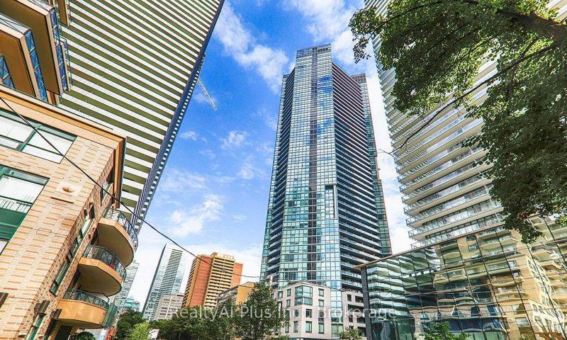 home for lease on 1706-45 Charles Street E