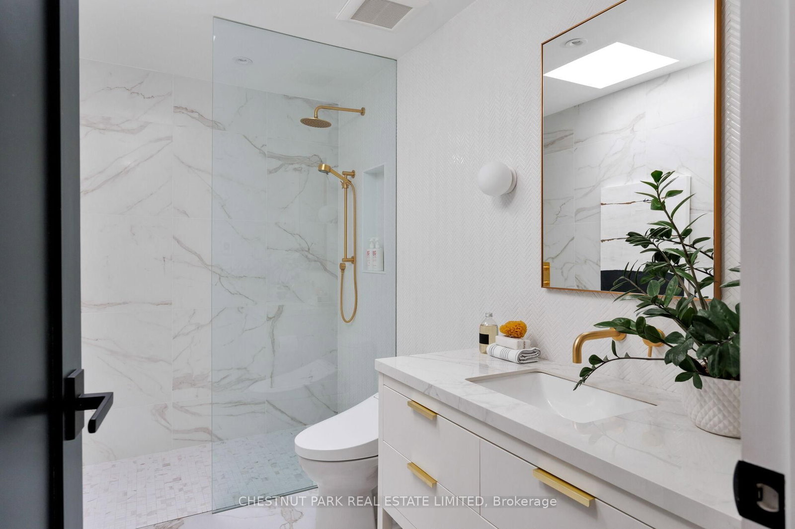 27 Boswell Avenue • Toronto, ON photo 39