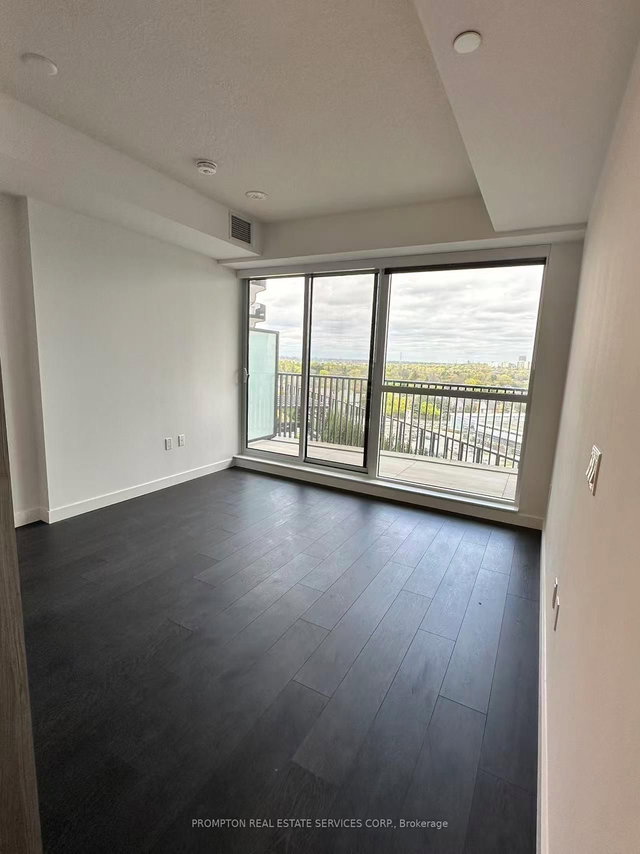 906 - 18 Esther Shiner Boulevard