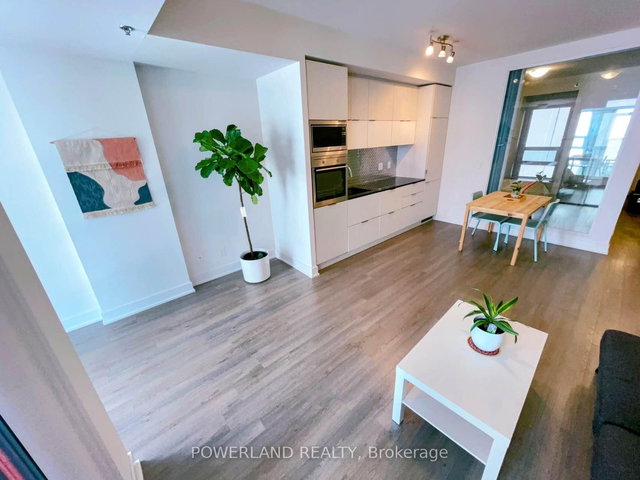 1411 - 318 Richmond Street W