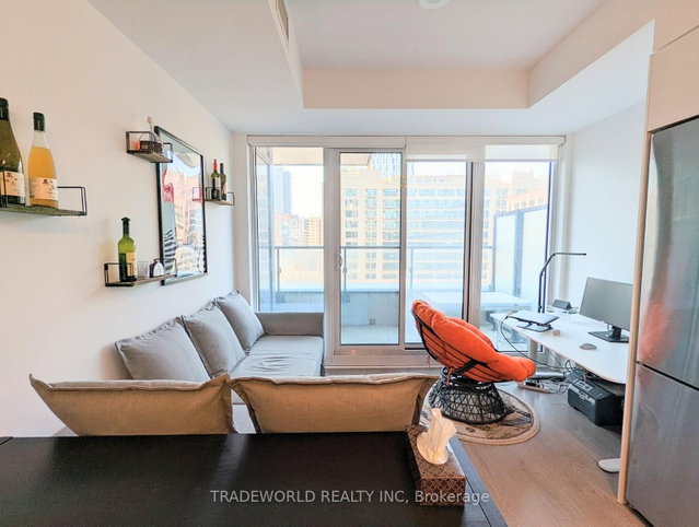 932 - 251 Jarvis Street