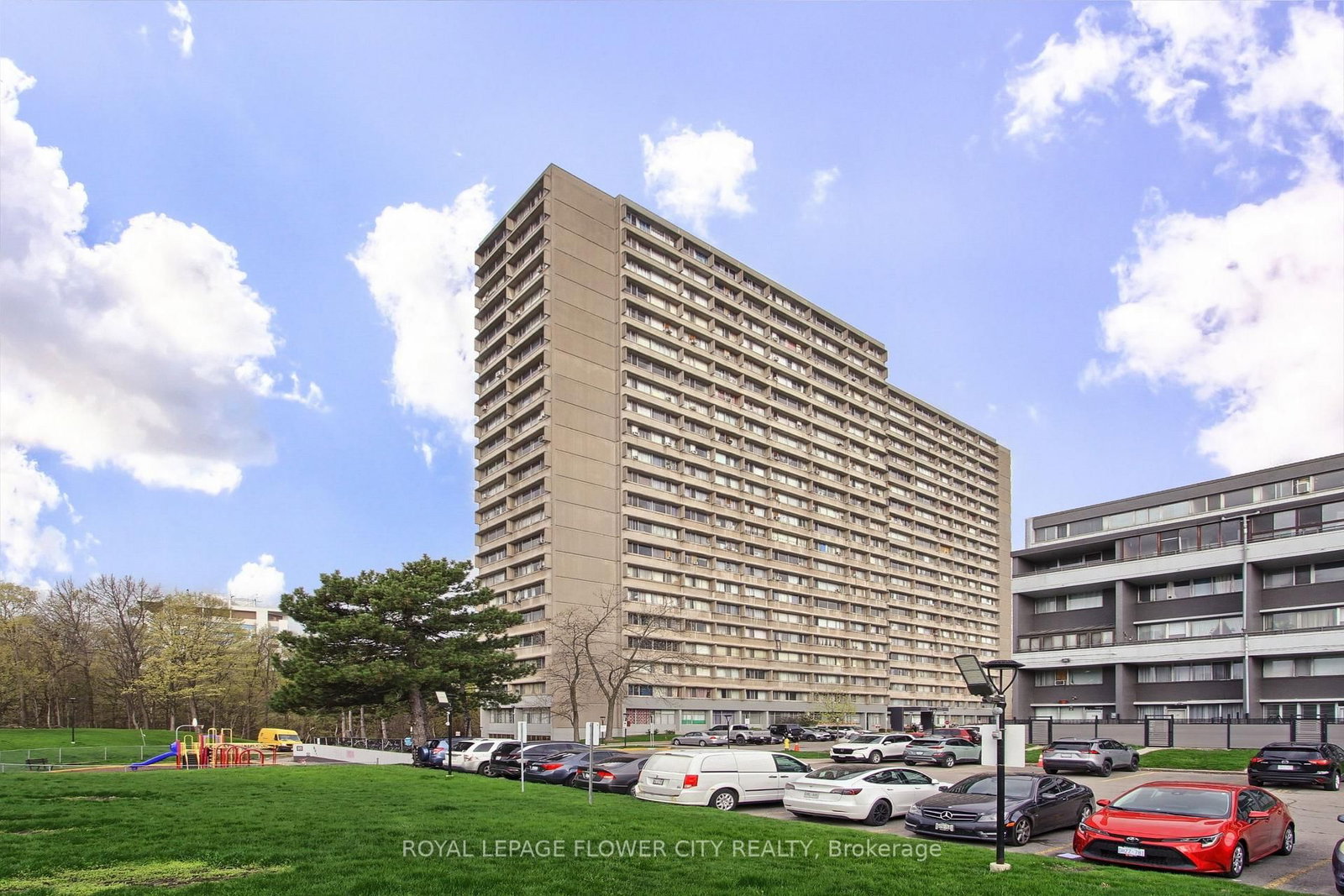 909-10 Sunny Glen Way, Toronto, ON, photo 2