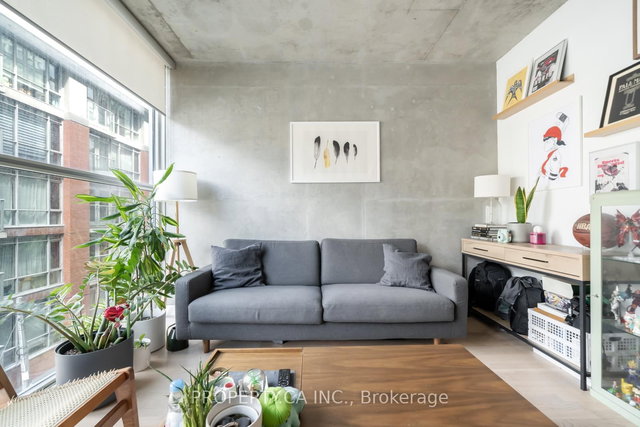 403 - 25 Oxley Street