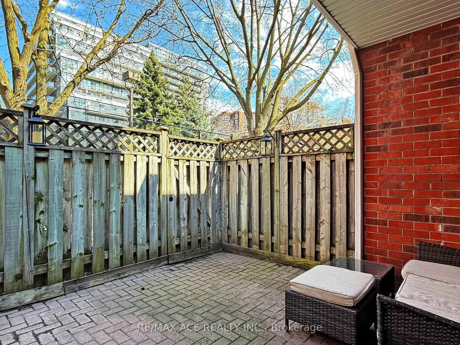 660B Wellington Street W, Unit 14 - Photo 24