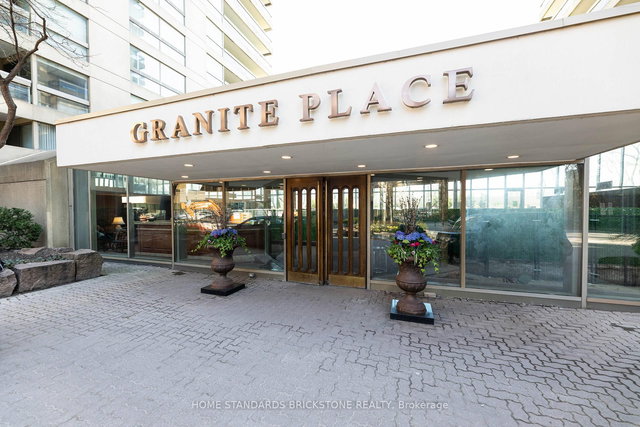 805 - 61 St Clair Avenue W