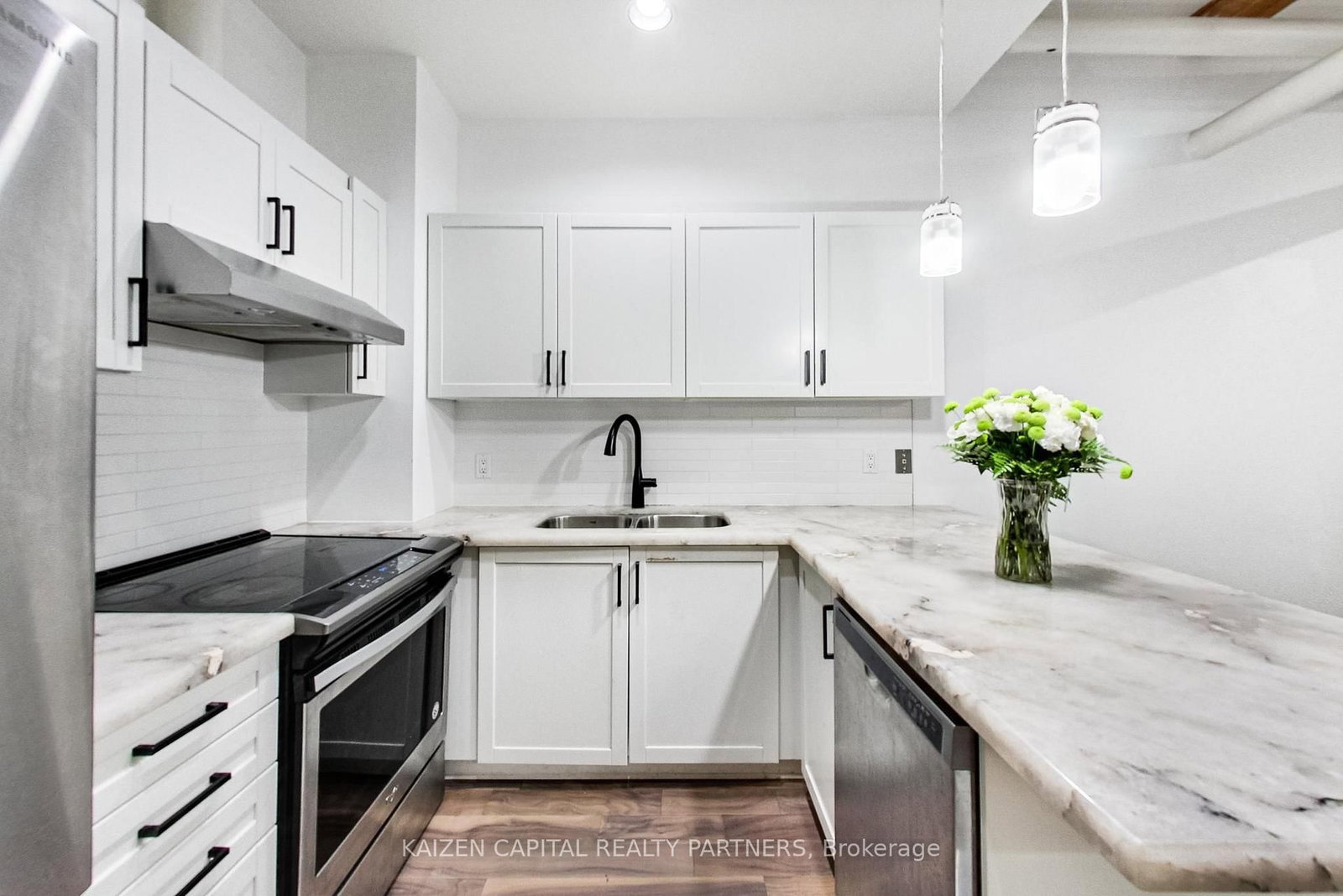 103-90 Sherbourne Street, Toronto, ON, photo 4