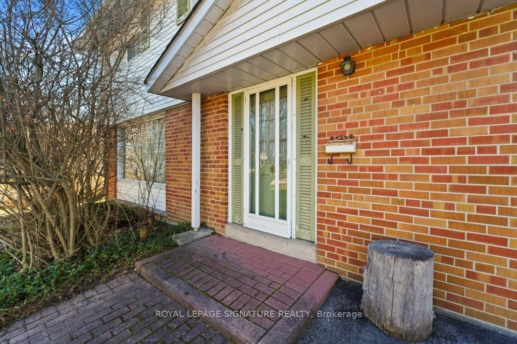 8 Underhill Drive