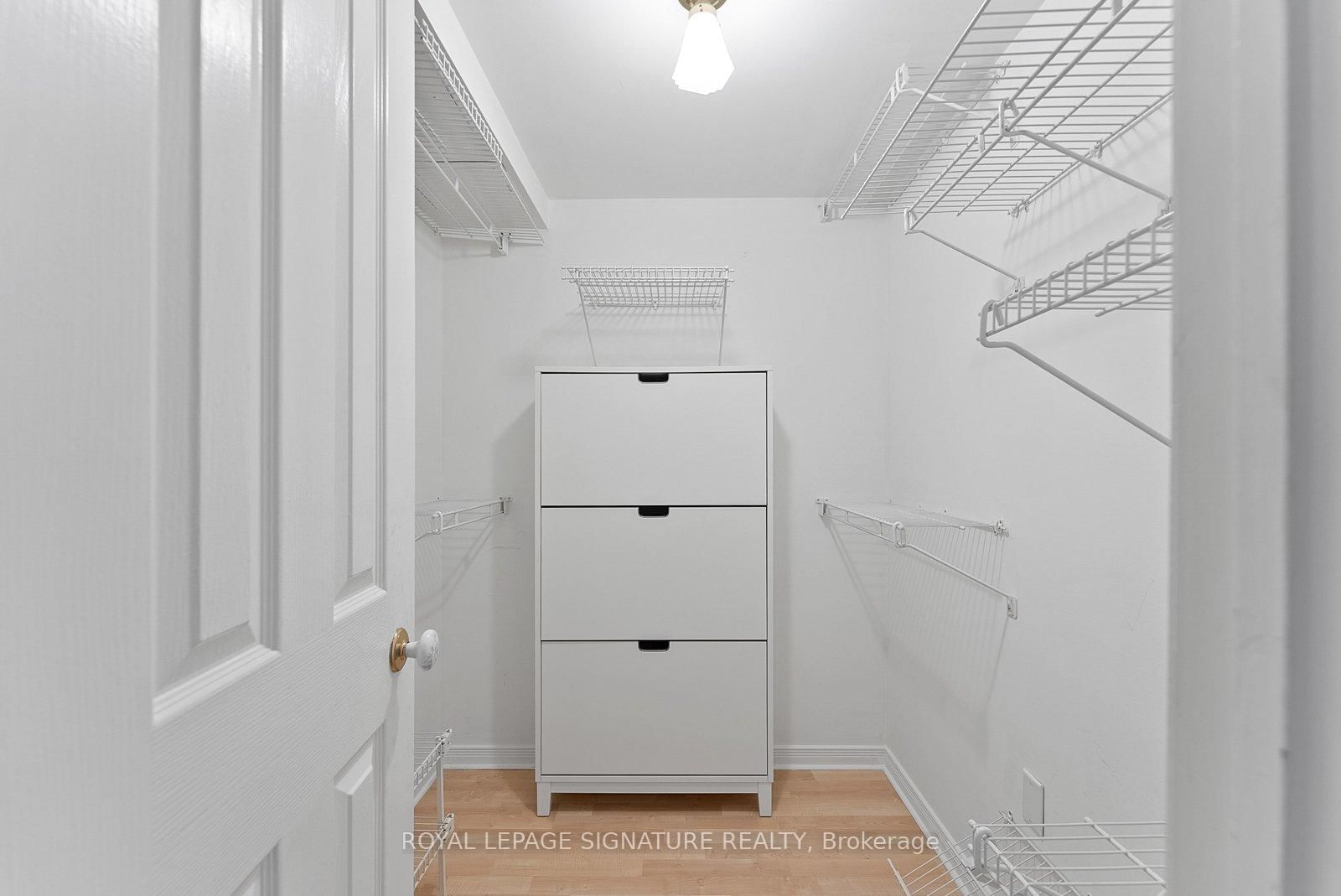 18 Hollywood Avenue • #206 • Toronto, ON photo 18
