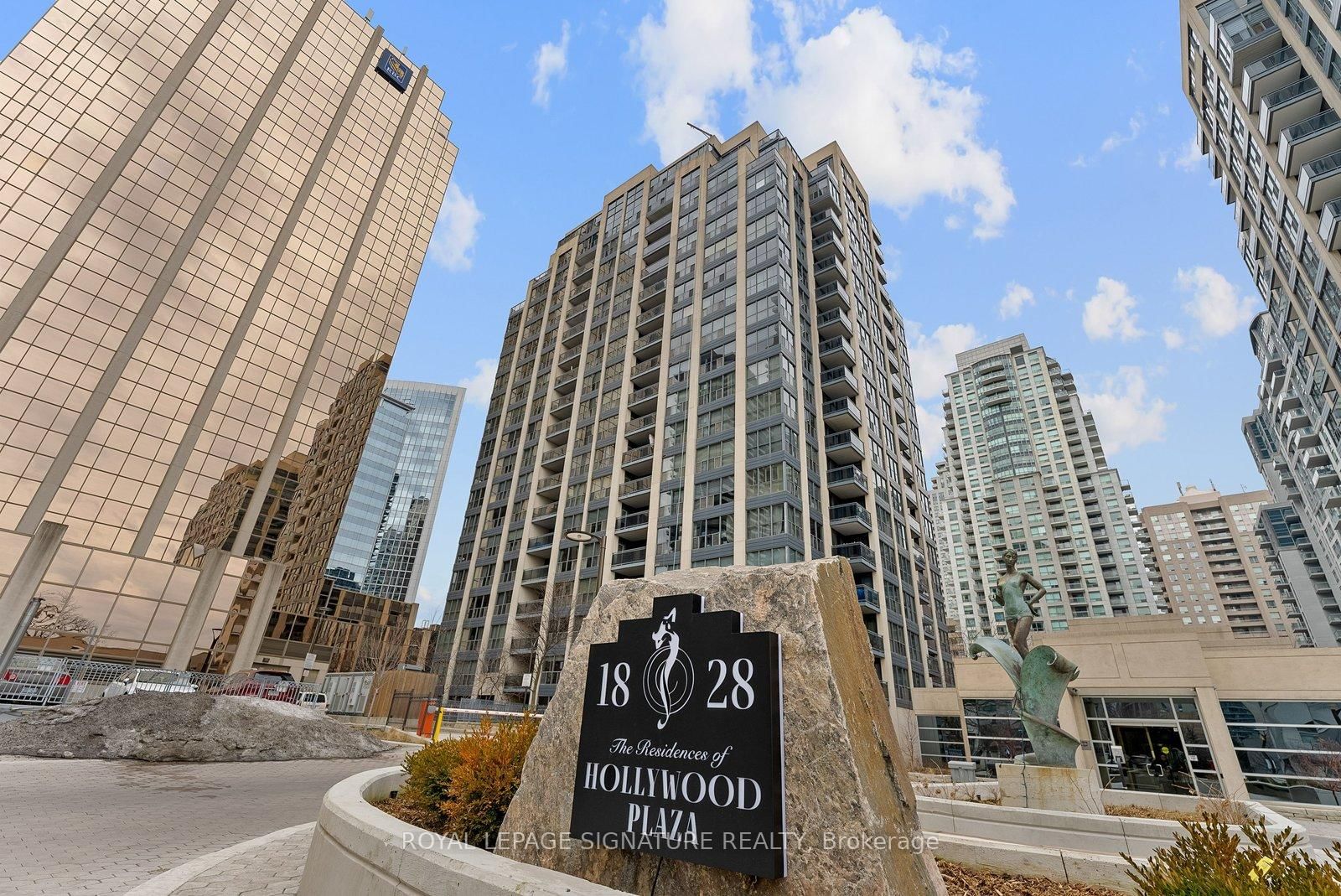 18 Hollywood Avenue • #206 • Toronto, ON photo 38