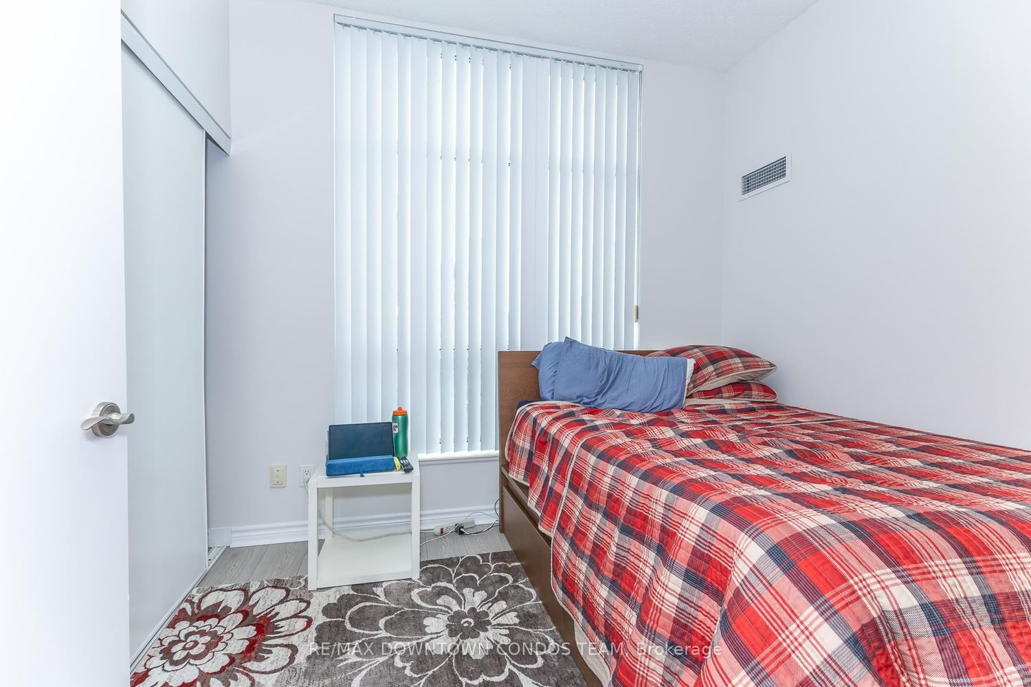 410 W Queens Quay • #404 • Toronto, ON photo 16
