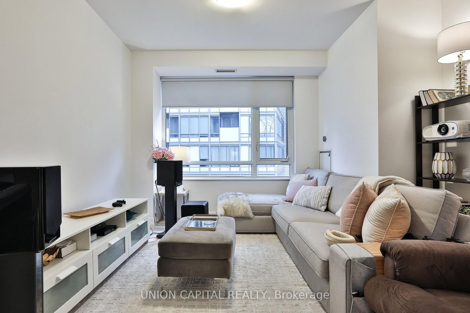 404-1 The Esplanade, Toronto, ON, photo 3