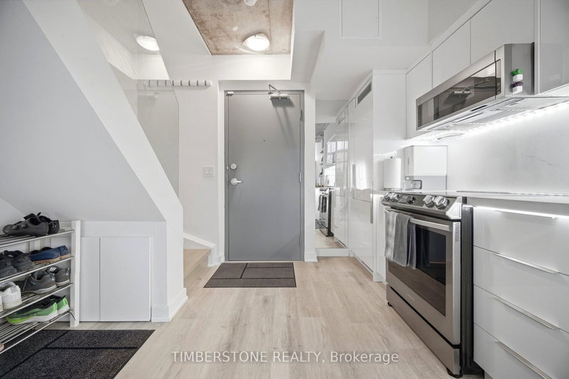 122 - 255 Richmond Street E
