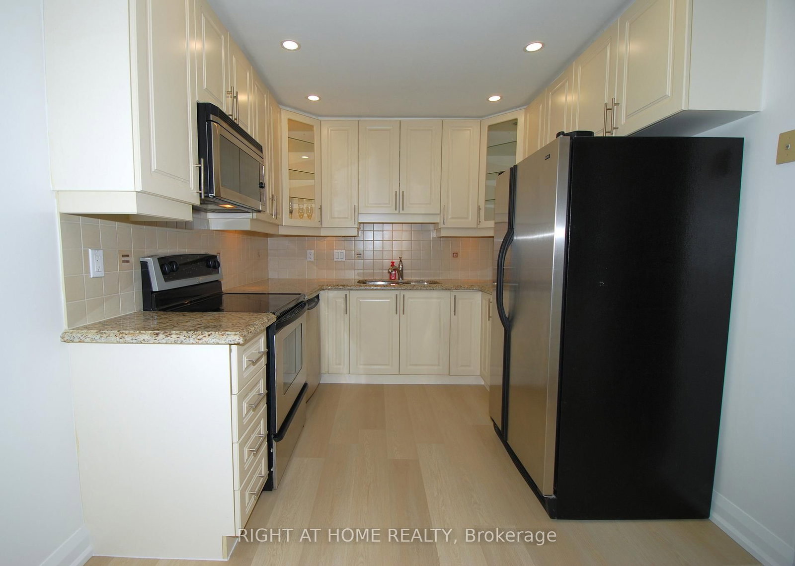 59 Cheryl Shepway • Toronto, ON photo 17