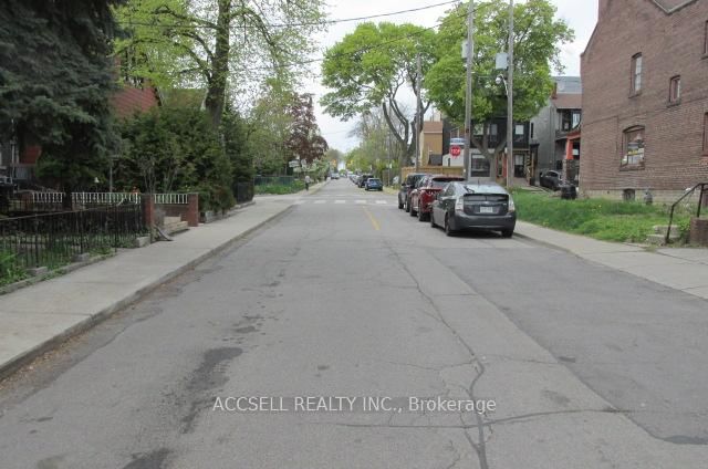 53 N Arlington Avenue • Toronto, ON photo 13