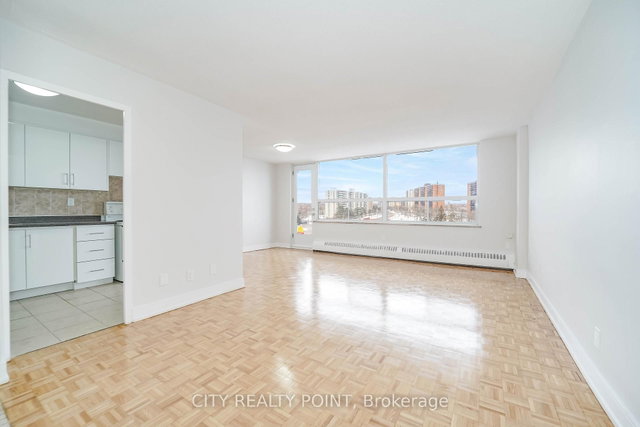 805 - 6200 Bathurst Street
