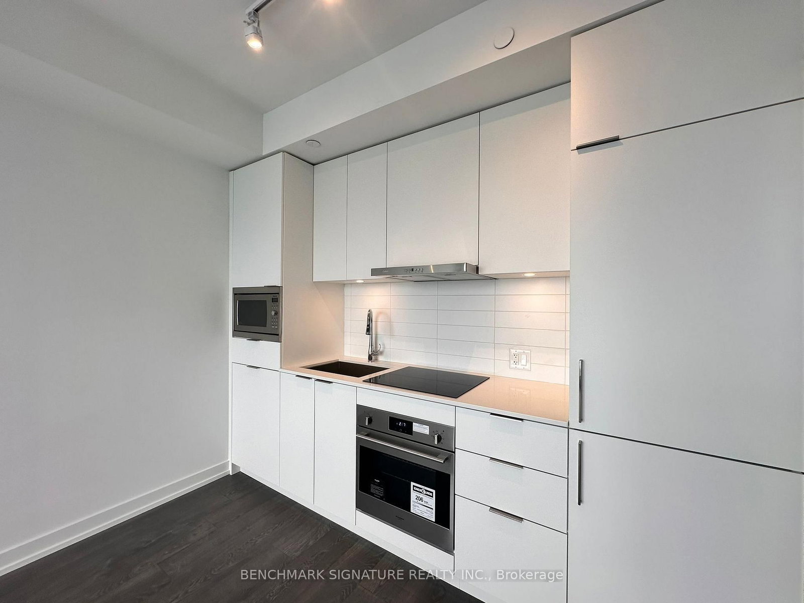 1708-8 Olympic Garden Drive, Toronto, ON