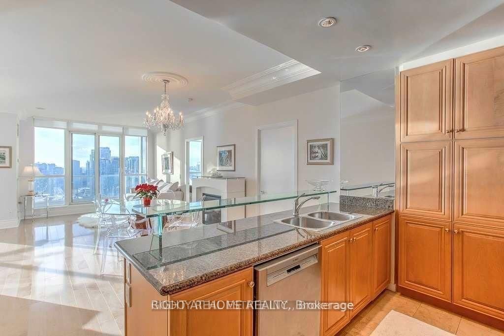 208 Queens Quay W, Unit 3511 - Photo 8