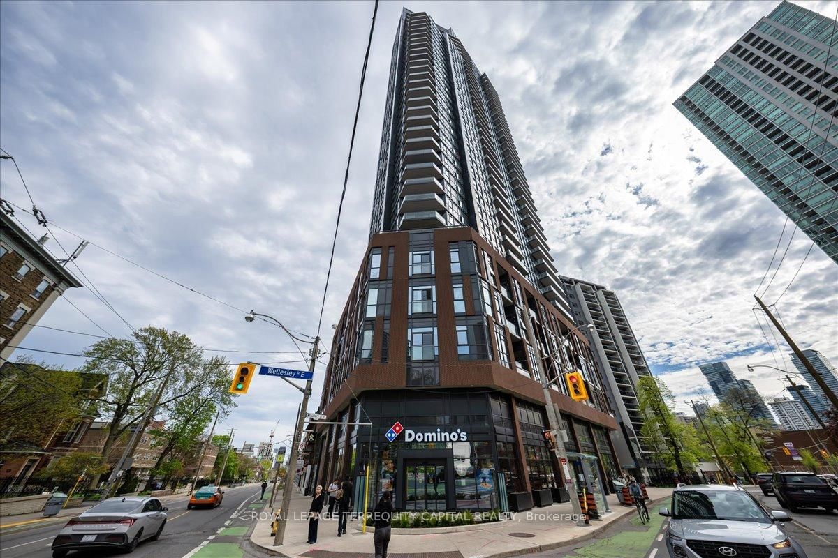 159 Wellesley Street E, Unit 3002