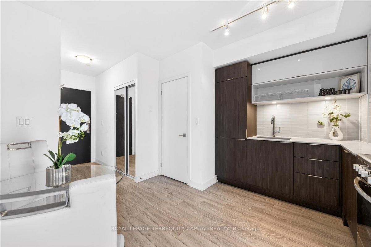 159 Wellesley Street E, Unit 3002 - Photo 15