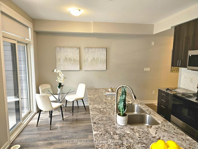 31 Florence Toronto,Ontario M6K 1P4 — Photo 8
