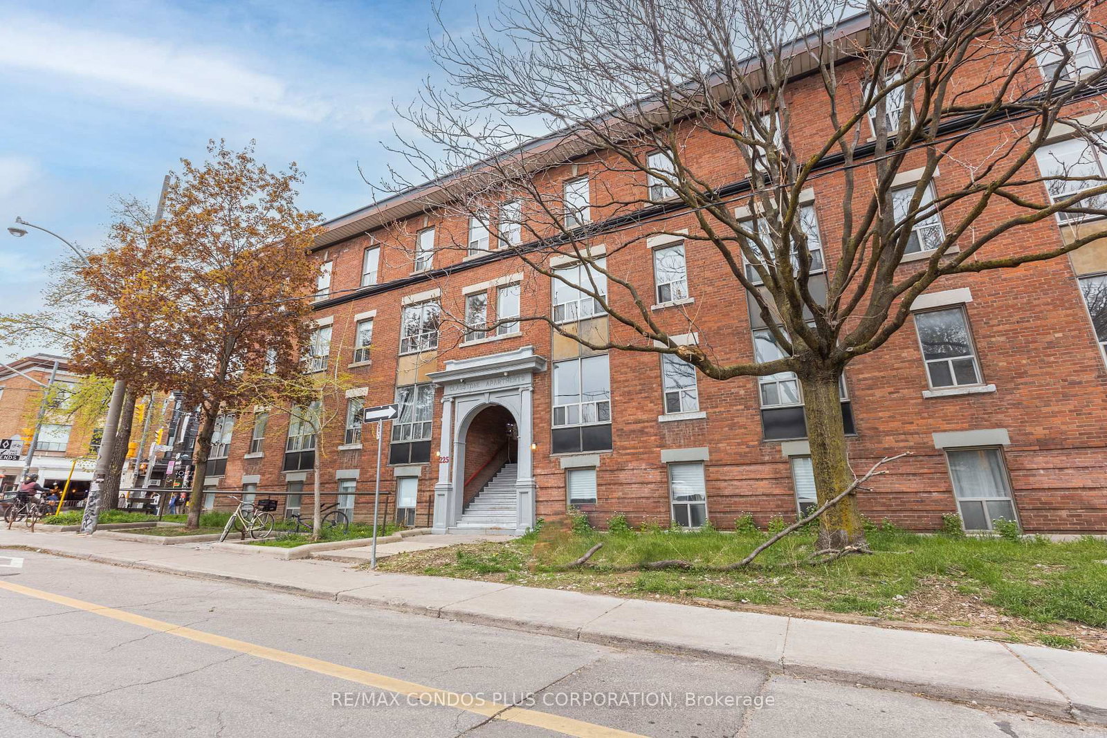 103-225 Gladstone Avenue, Toronto, ON