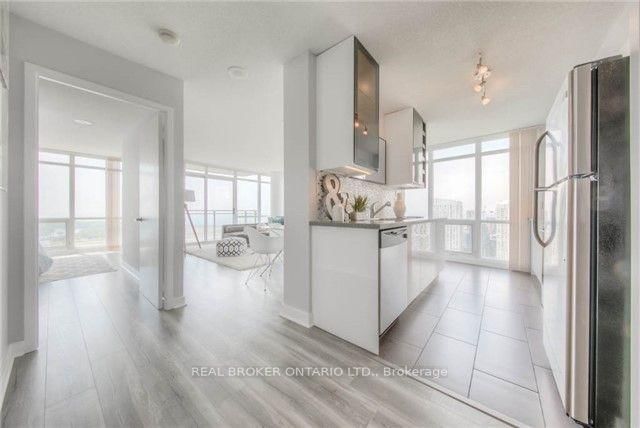 15 Fort York Boulevard, Unit 4512
