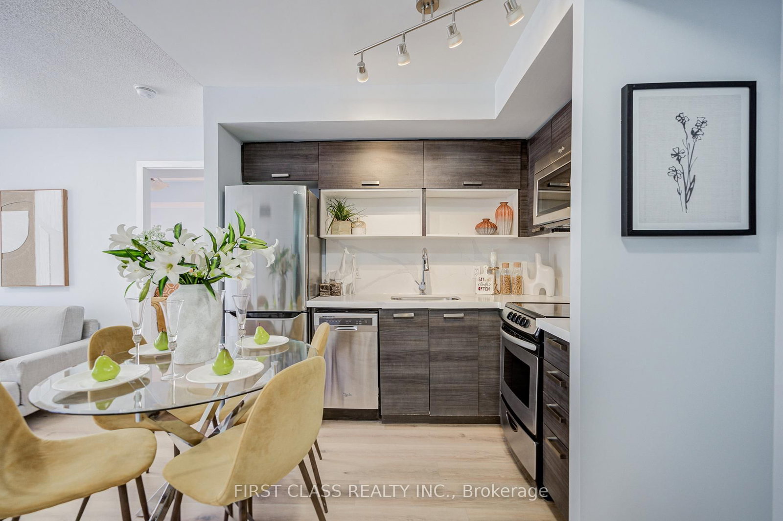 68 Abell Street • #527 • Toronto, ON photo 10