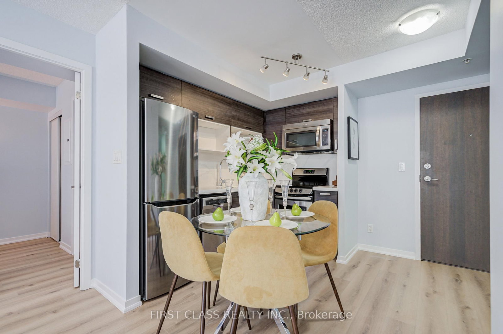 68 Abell Street • #527 • Toronto, ON photo 11