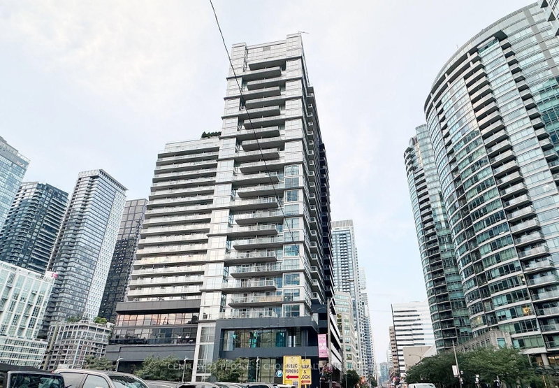 home for lease on 511-352 Front Street W