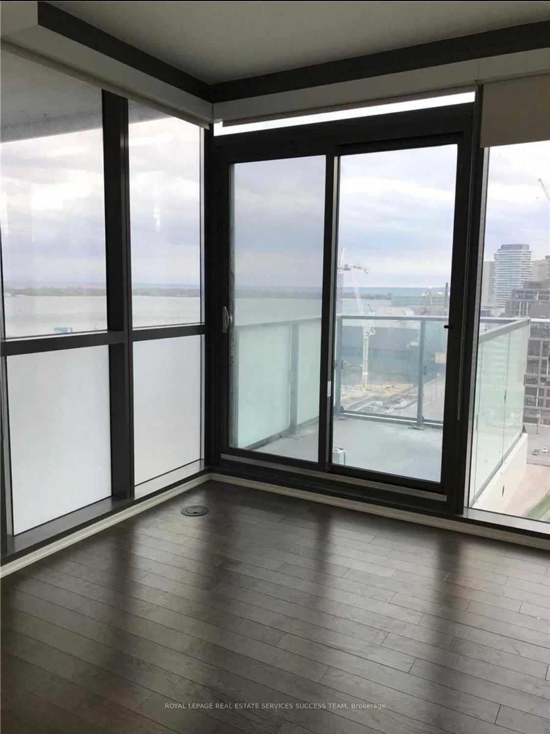 16 Bonnycastle Street SW, Unit 1809 - Photo 11