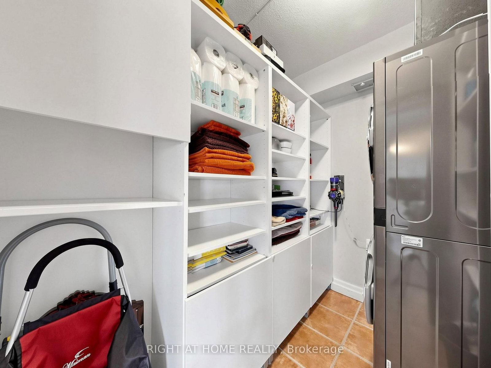 5 Concorde Place, Unit 505 - Photo 38