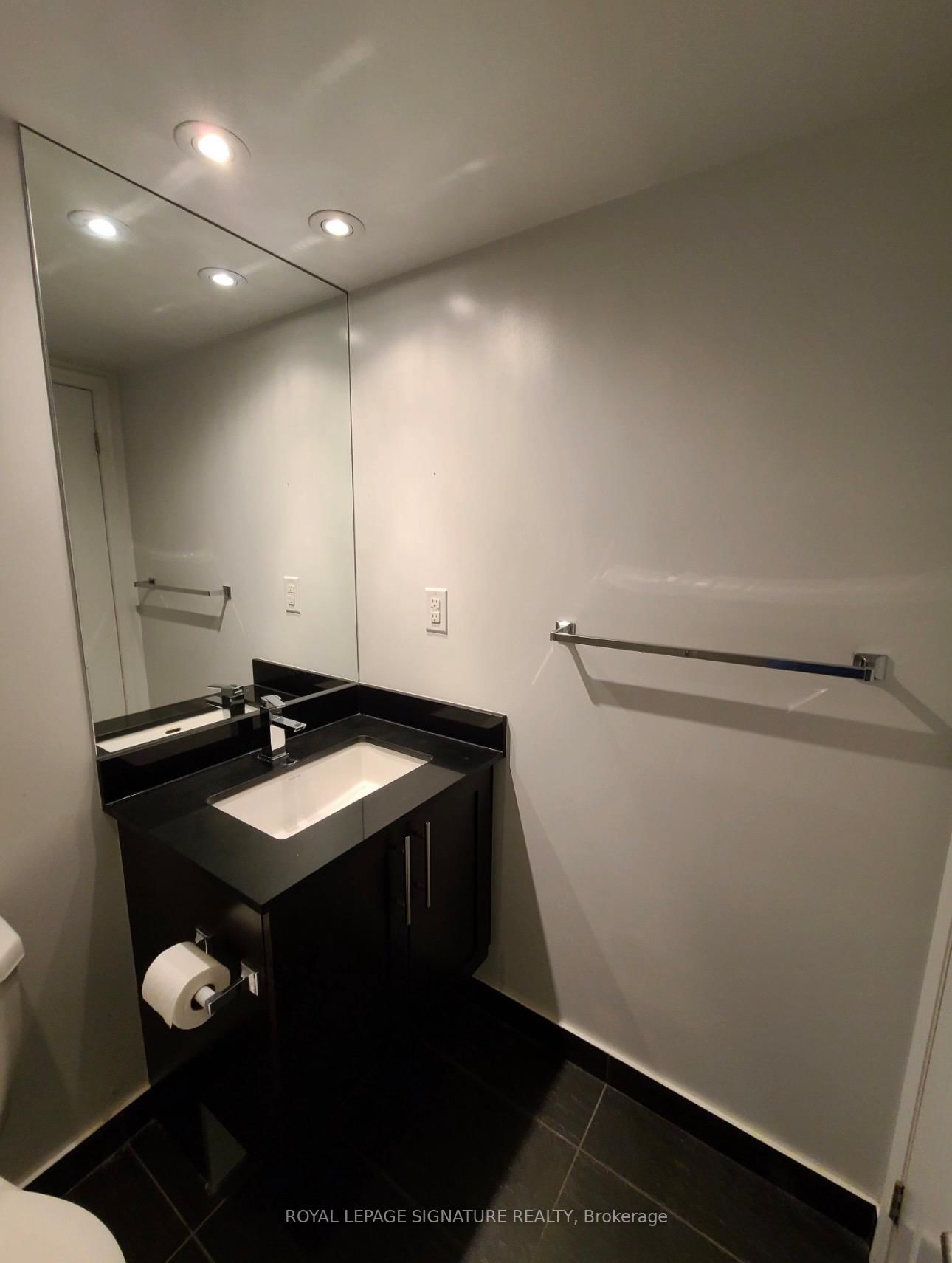 400 Adelaide Street E, Unit 2107 - Photo 8