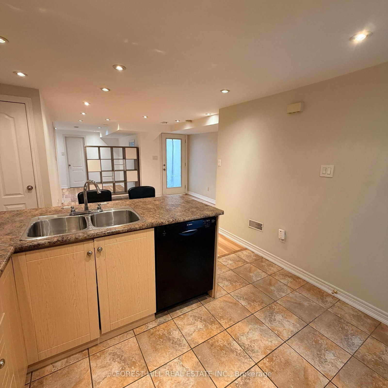 41 Gladstone Avenue, Unit #Lower - Photo 7