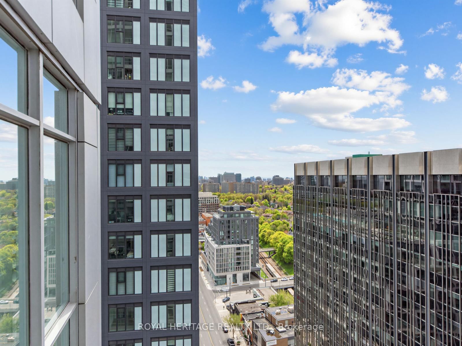 2181 Yonge Street, Unit 2305 - Photo 31