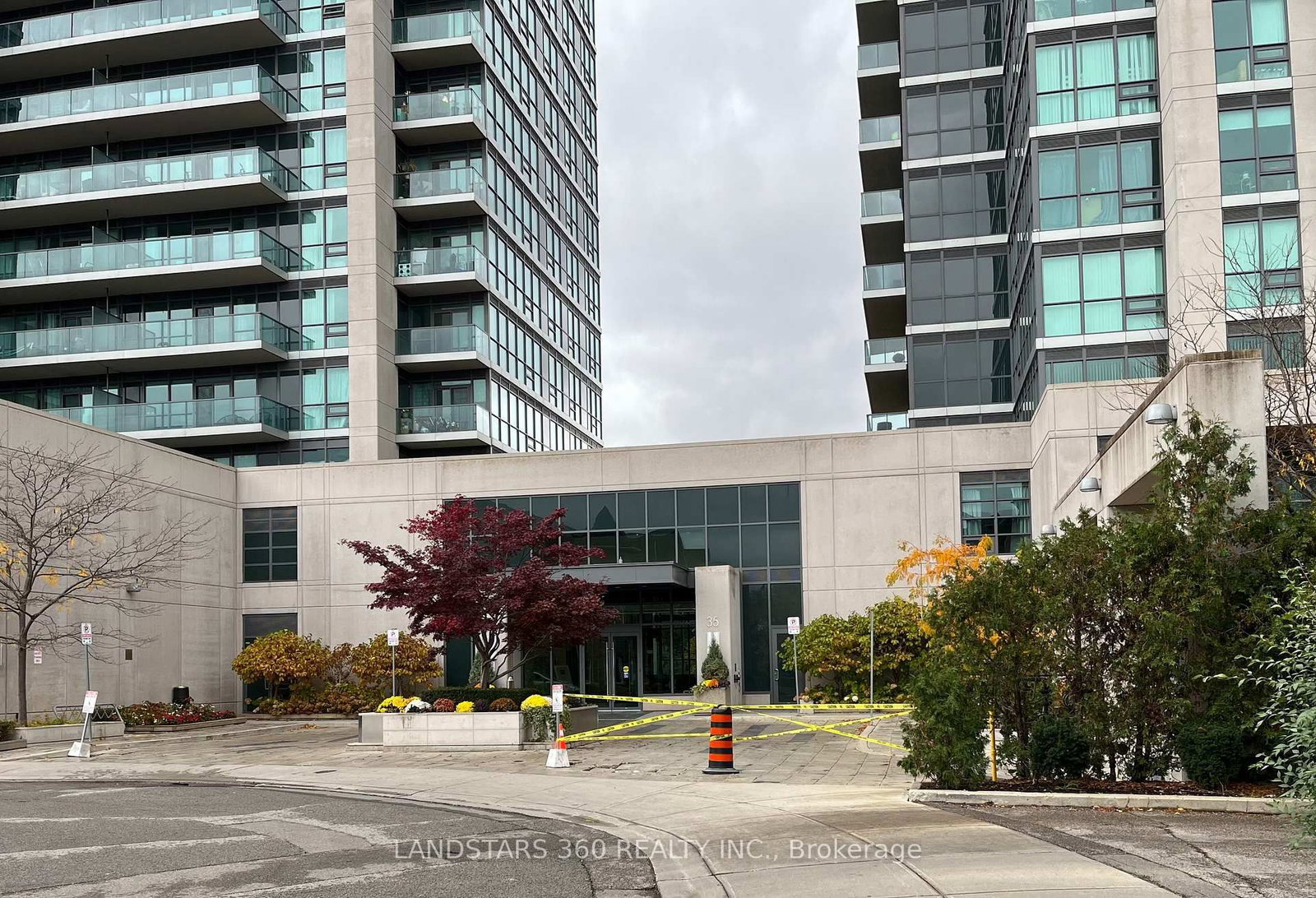 35 Brian Peck Crescent, Unit 1026 - Photo 2