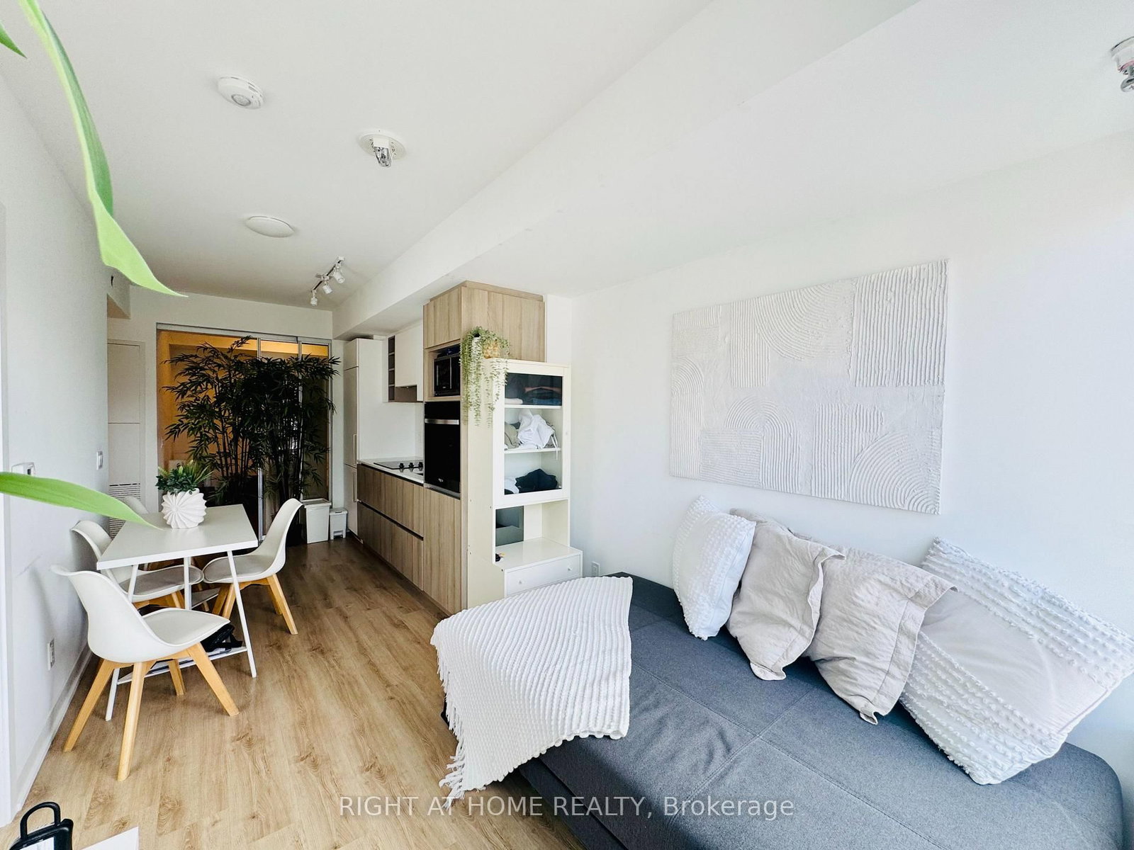 319 Jarvis Street, Unit 1101 - Photo 13