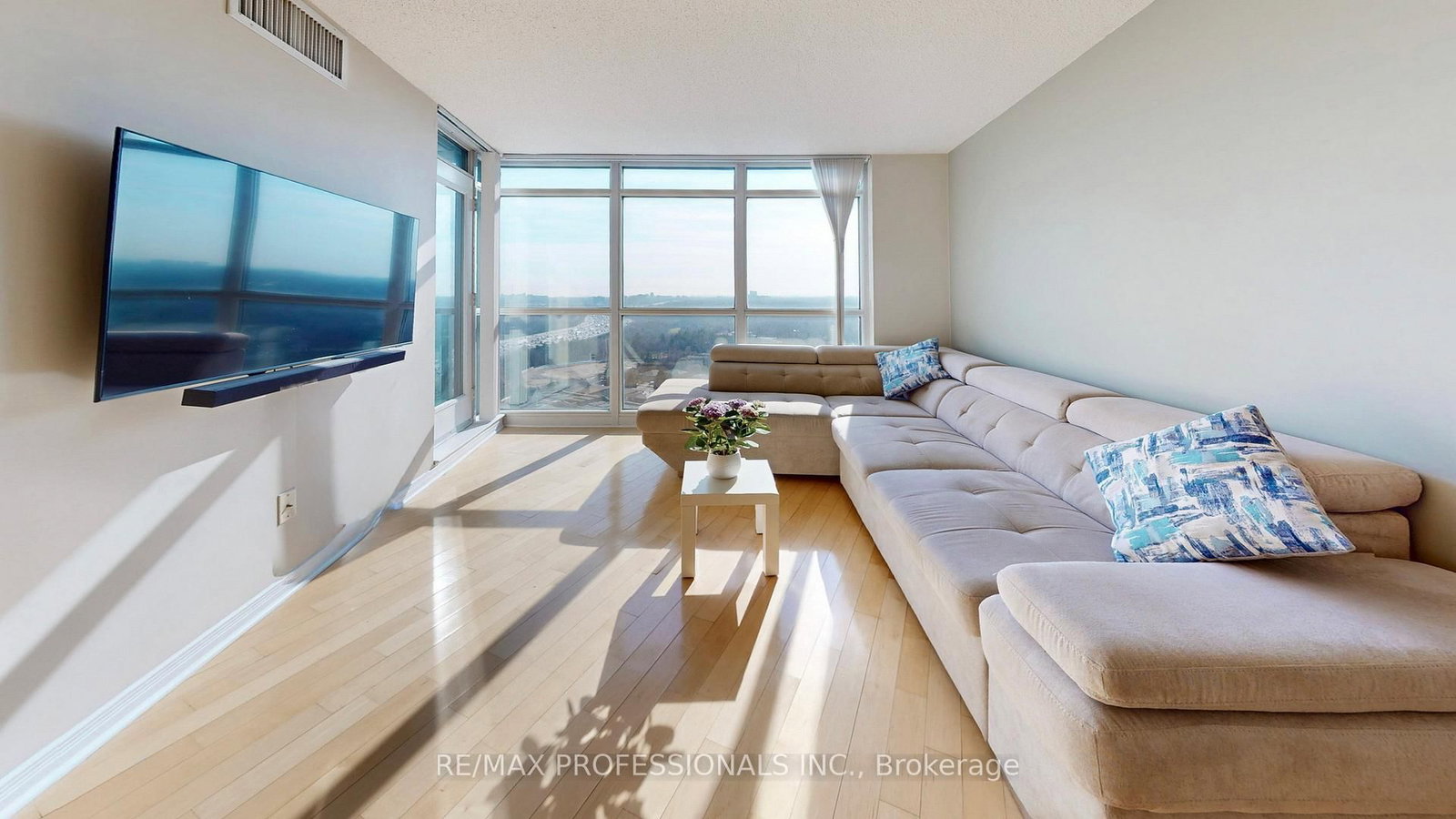 30 Harrison Garden Boulevard, Unit 2705 - Photo 12